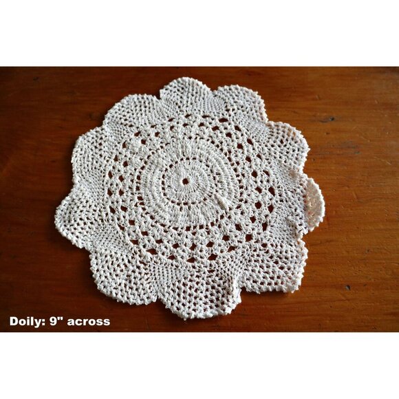 3 Doilies Doily Crocheted Doily Ecru Vintage Doilies U5 - Picture 2 of 4